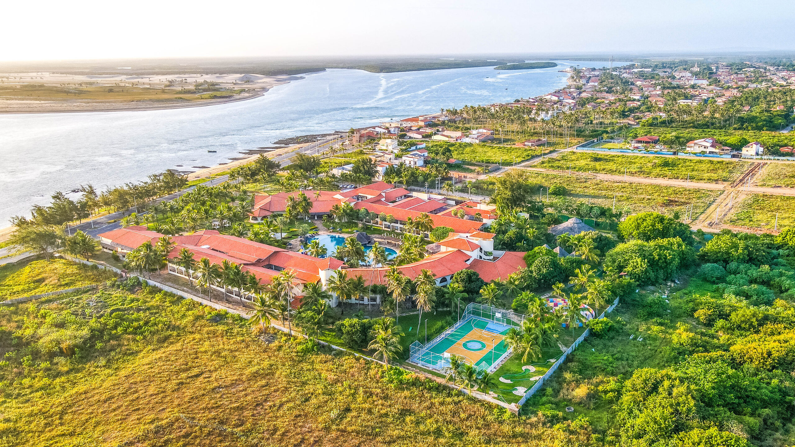 Com Hotel Sun City, Grupo Manhattan reforça presença no litoral do Ceará